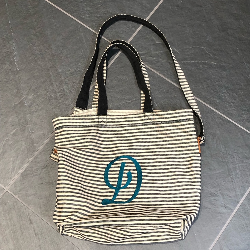 Thirty-one Tote Bag With D Monogram